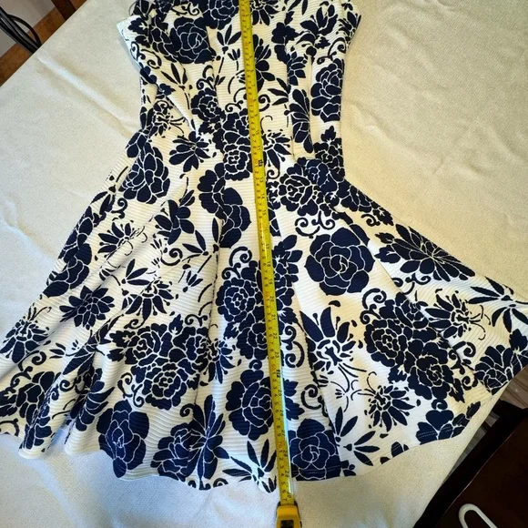 Danny & Nicole, Size - 8, Blue & Cream - Picture 5 of 5